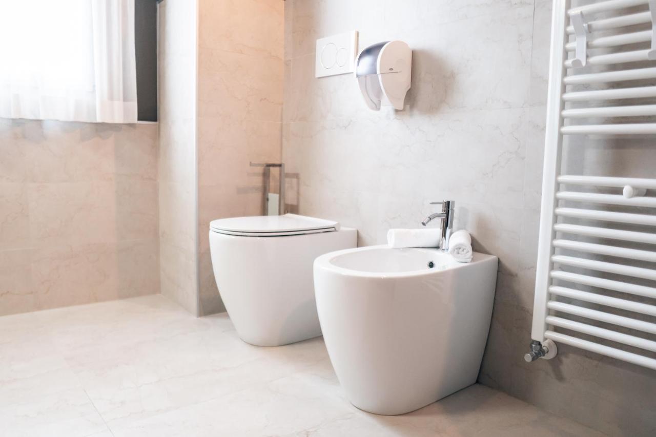 K Modern Hotel Πεσκιέρα ντελ Γκάρντα Εξωτερικό φωτογραφία