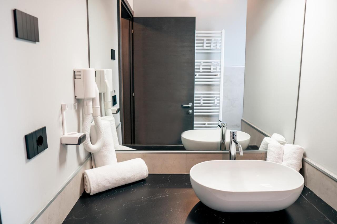 K Modern Hotel Πεσκιέρα ντελ Γκάρντα Εξωτερικό φωτογραφία