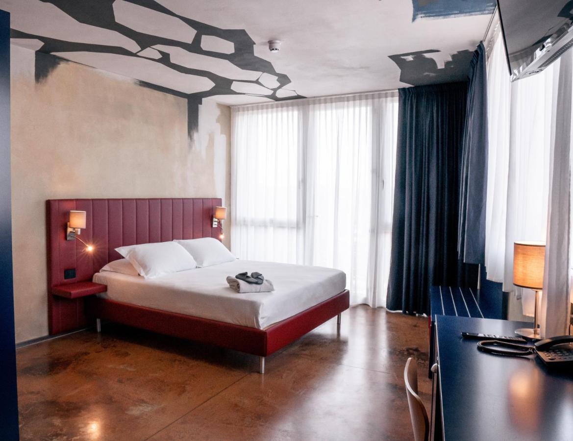 K Modern Hotel Πεσκιέρα ντελ Γκάρντα Εξωτερικό φωτογραφία